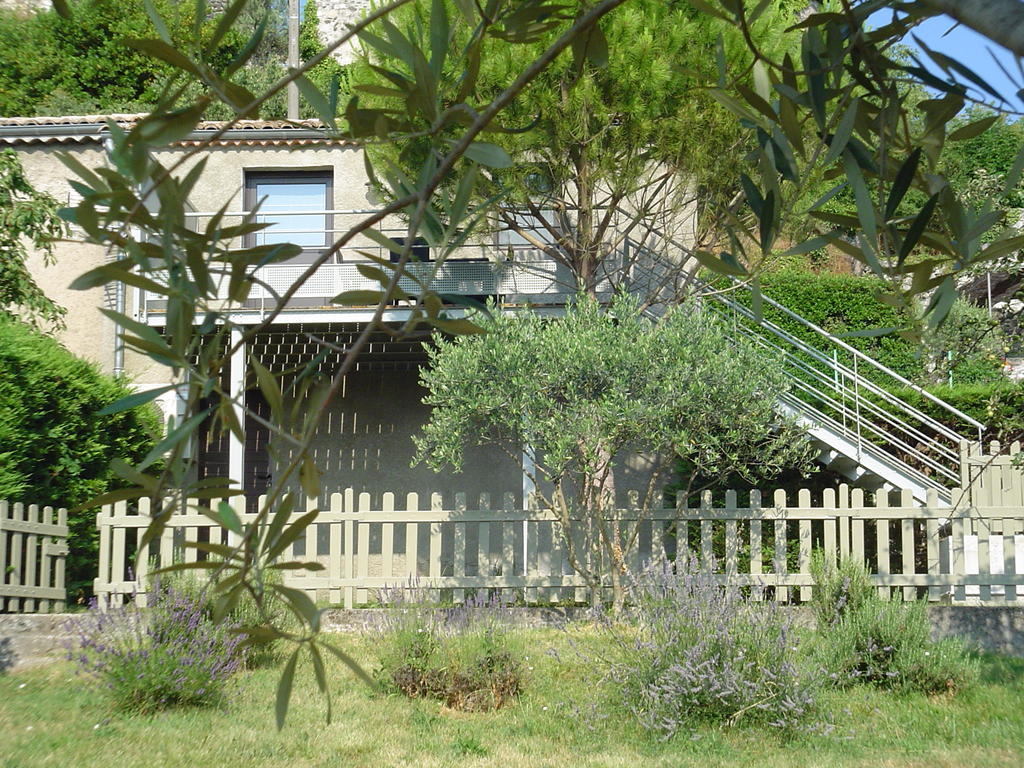 Bed and Breakfast La Cabane De Pepe Emilien Chomérac Exterior foto
