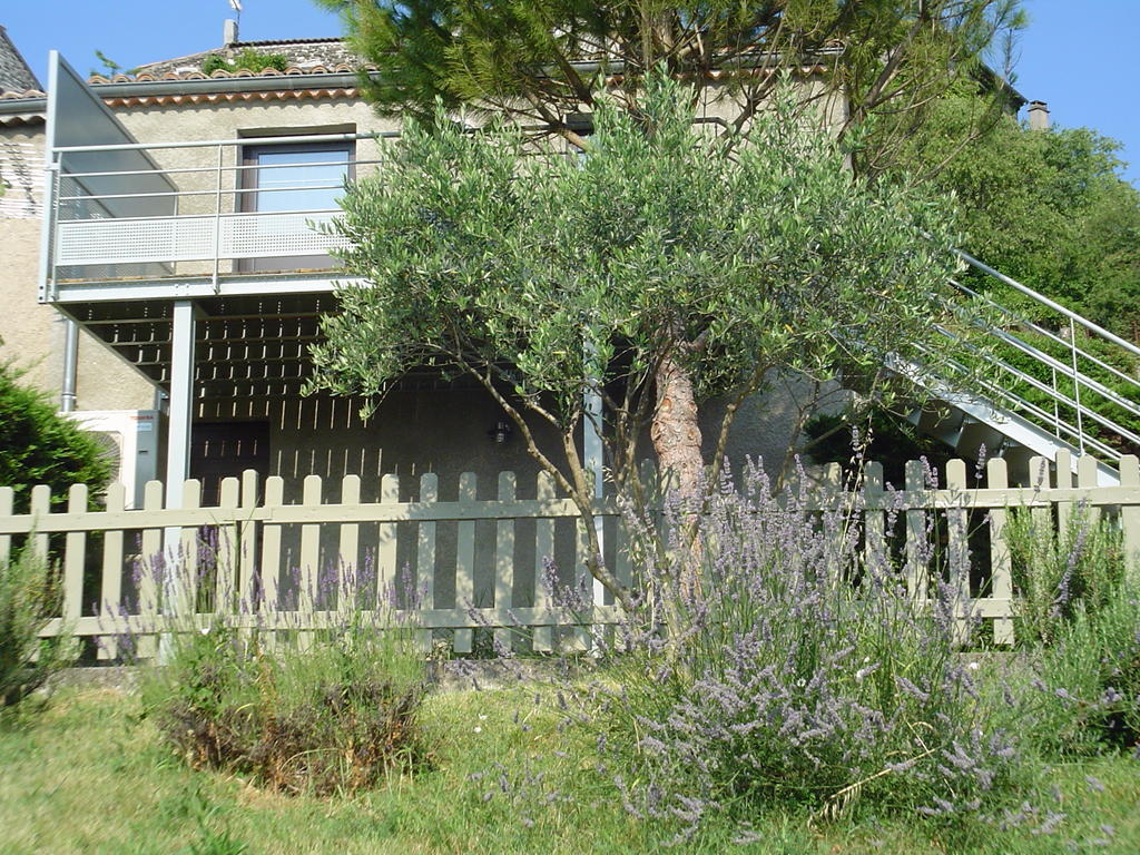 Bed and Breakfast La Cabane De Pepe Emilien Chomérac Exterior foto