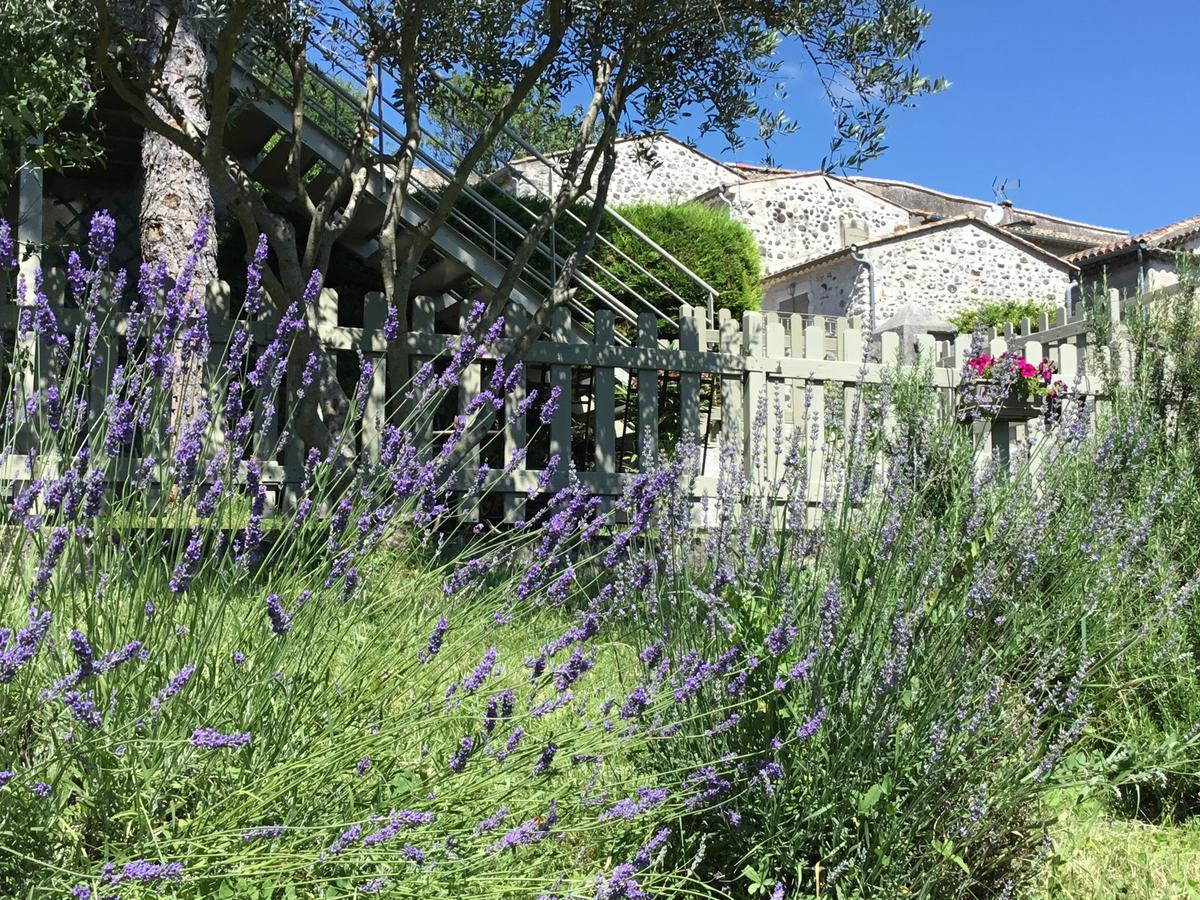Bed and Breakfast La Cabane De Pepe Emilien Chomérac Exterior foto